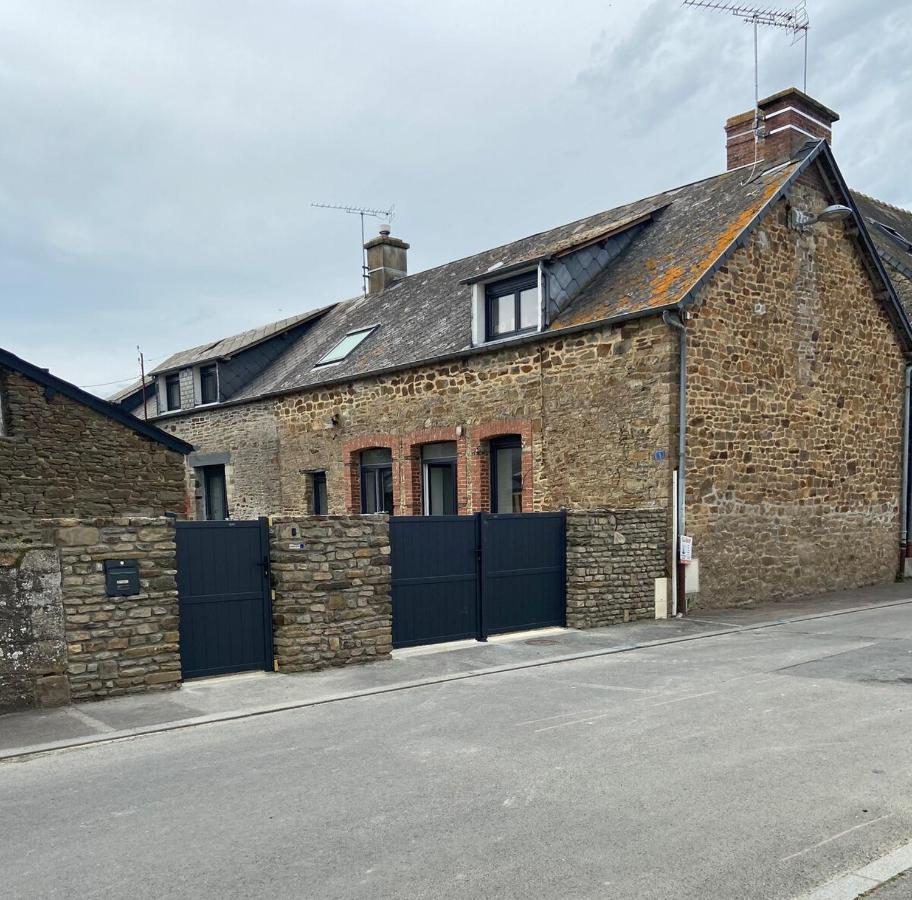 Gites Le Mont Desclos Saint Michel Beauvoir  Exterior foto